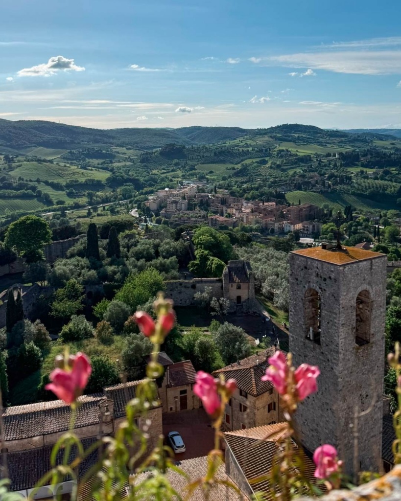 San Gimignano vaade Toskaana küngastele