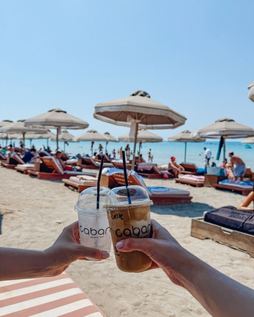Küpros, Paphos: Cabana rannabaar ja lamamistoolid