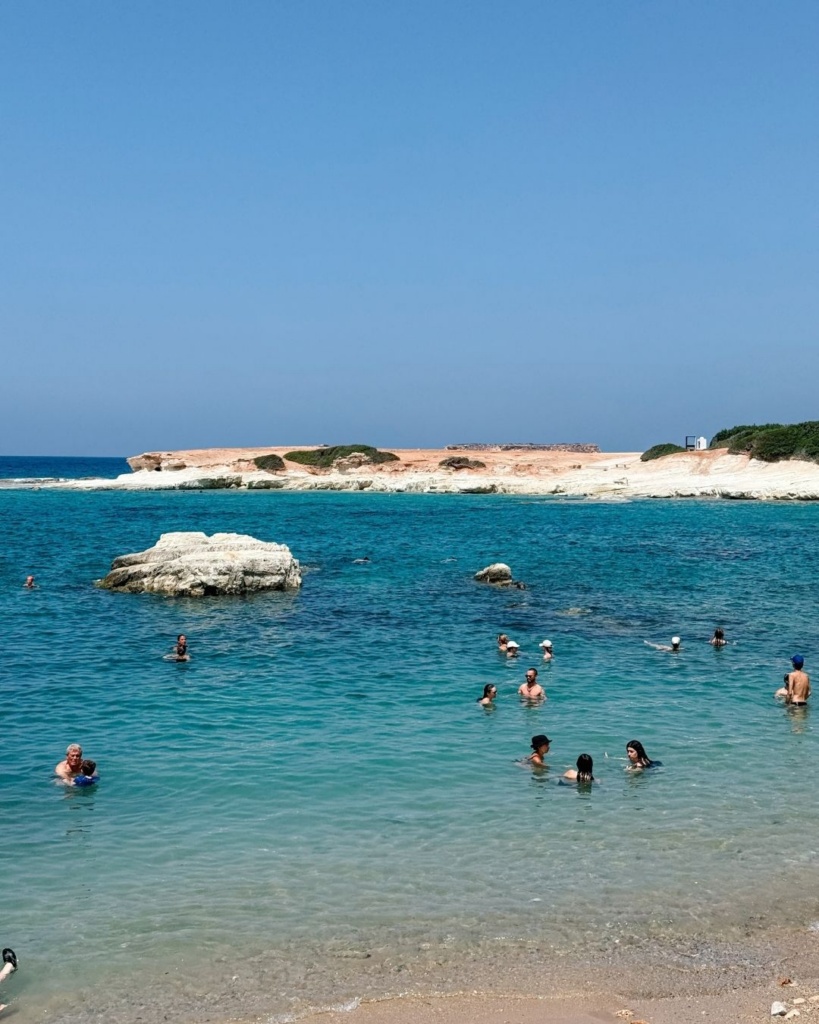 Olive tree beach lähedal asuv salajane rannake
