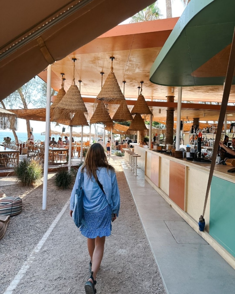 Oniro restoran Peyia merekoobaste juures, Küprosel